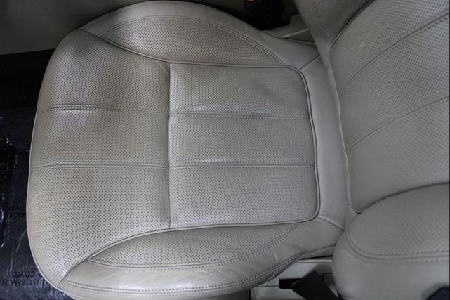 Photo of 2016 Gold Land Rover Range Rover Sport