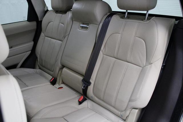 Photo of 2016 Gold Land Rover Range Rover Sport