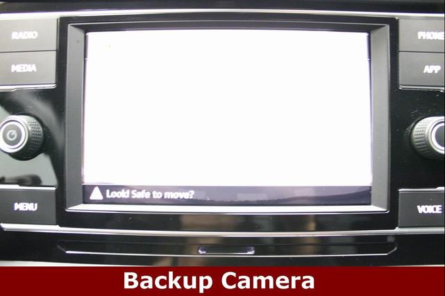 Photo of 2023 Pure White Volkswagen Jetta