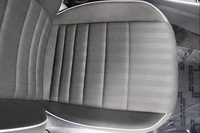 Photo of 2023 Pure White Volkswagen Jetta