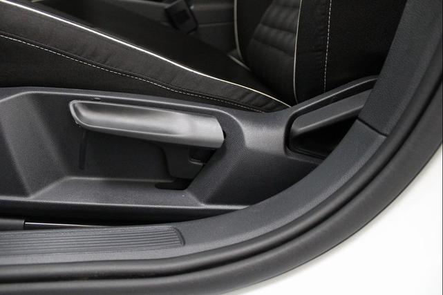 Photo of 2023 Pure White Volkswagen Jetta