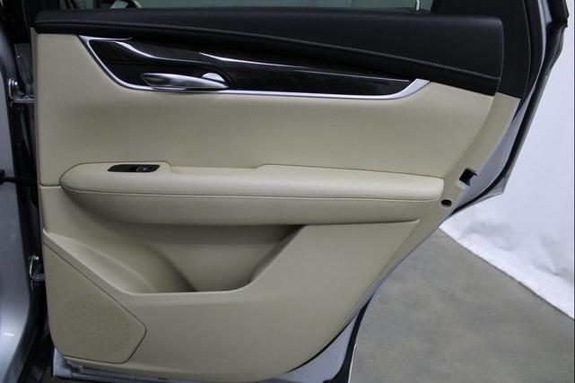 Photo of 2018 Radiant Silver Metallic Cadillac XT5