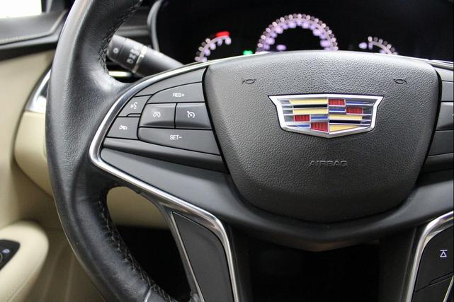 Photo of 2018 Radiant Silver Metallic Cadillac XT5