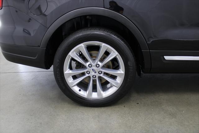 Photo of 2019 Black Metallic Ford Explorer