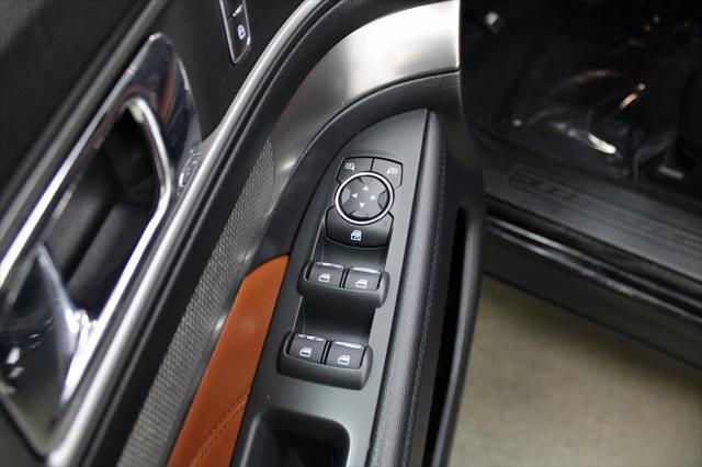 Photo of 2019 Black Metallic Ford Explorer