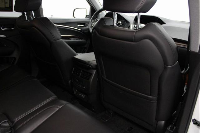 Photo of 2019 White Diamond Pearl Acura MDX