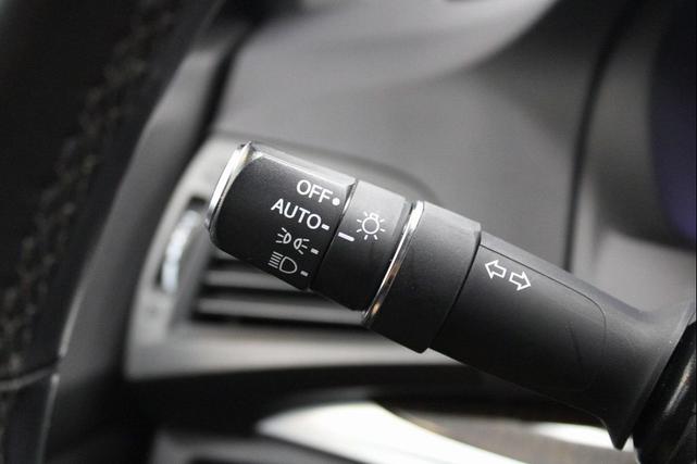 Photo of 2019 White Diamond Pearl Acura MDX
