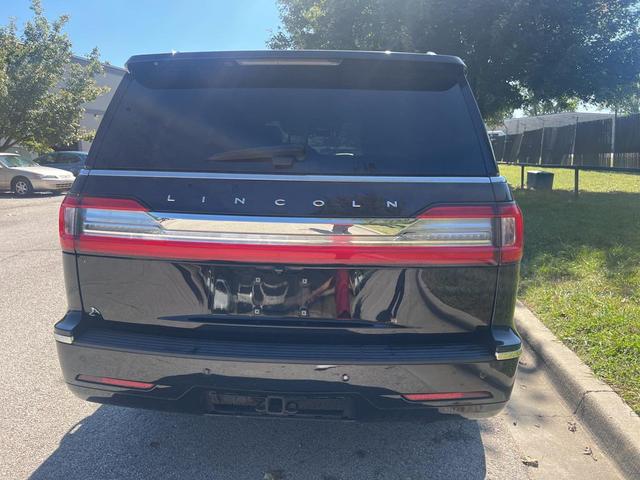 Photo of 2019 Infinite Black Metallic Lincoln Navigator