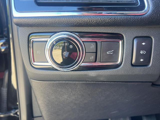 Photo of 2019 Infinite Black Metallic Lincoln Navigator