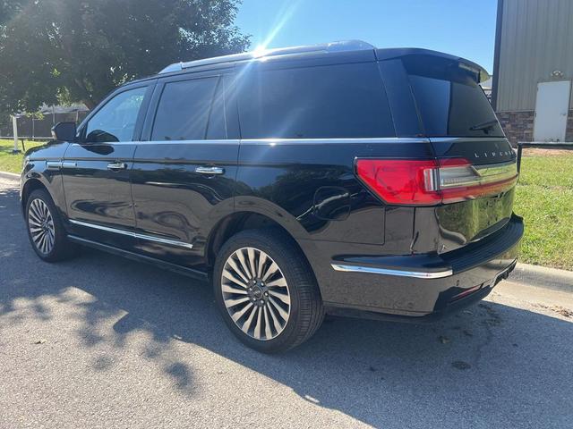 Photo of 2019 Infinite Black Metallic Lincoln Navigator