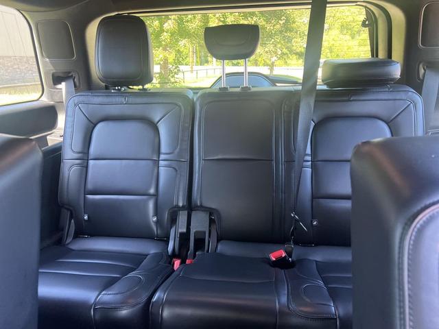 Photo of 2019 Infinite Black Metallic Lincoln Navigator