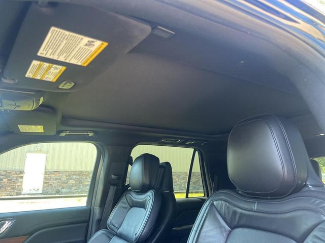 Photo of 2019 Infinite Black Metallic Lincoln Navigator