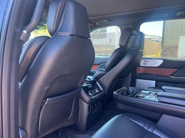 Photo of 2019 Infinite Black Metallic Lincoln Navigator