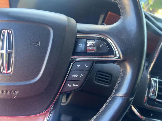 Photo of 2019 Infinite Black Metallic Lincoln Navigator