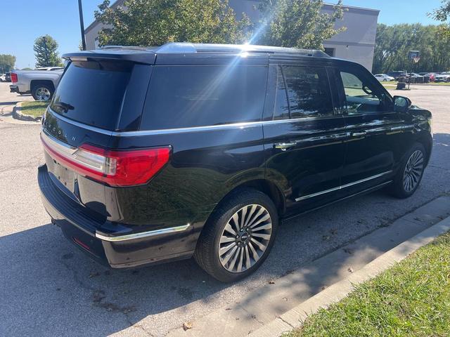 Photo of 2019 Infinite Black Metallic Lincoln Navigator