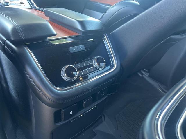 Photo of 2019 Infinite Black Metallic Lincoln Navigator