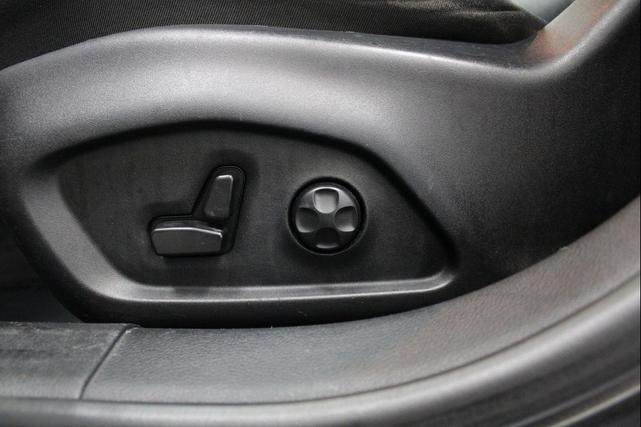 Photo of 2019 Granite Crystal Metallic Clearcoat Jeep Compass
