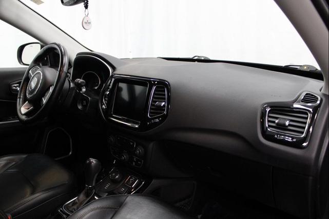 Photo of 2019 Granite Crystal Metallic Clearcoat Jeep Compass