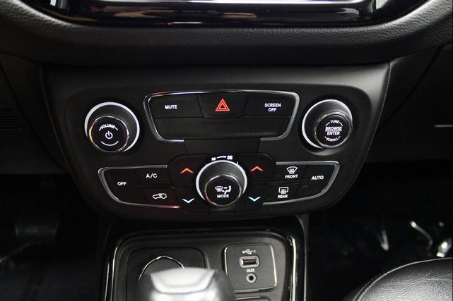 Photo of 2019 Granite Crystal Metallic Clearcoat Jeep Compass