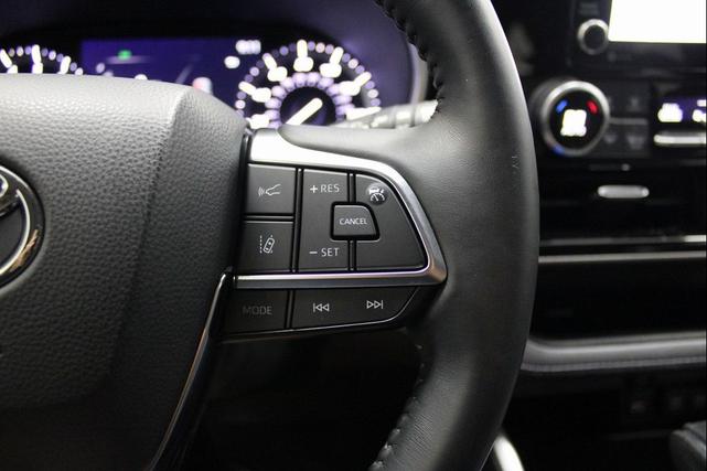 Photo of 2020 Ruby Flare Pearl Toyota Highlander
