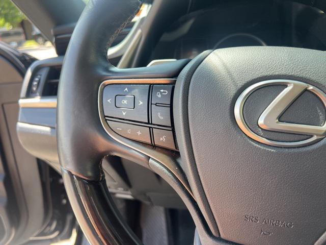 Photo of 2019 Black Lexus ES 350