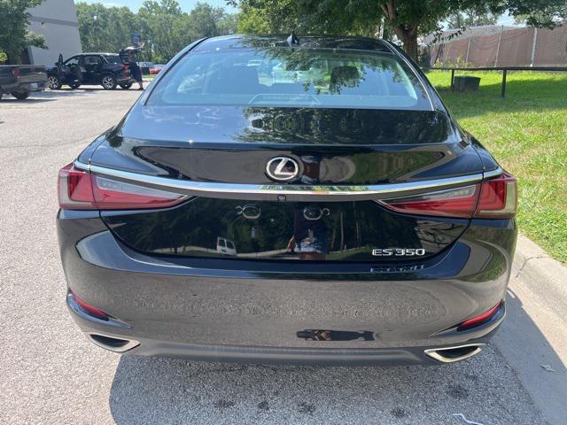 Photo of 2019 Black Lexus ES 350