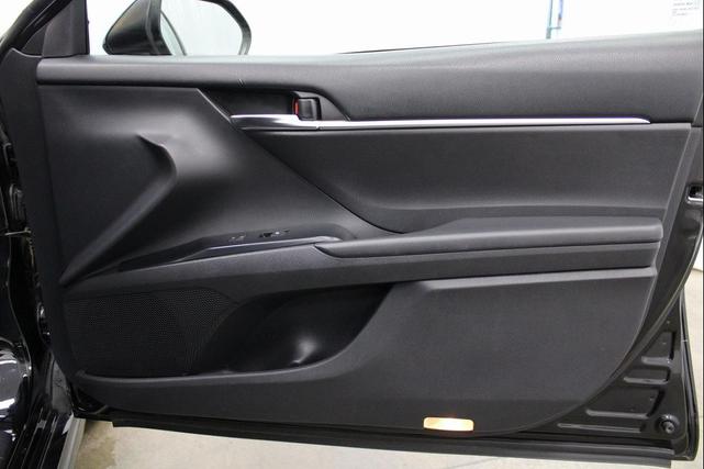 Photo of 2019 Midnight Black Metallic Toyota Camry