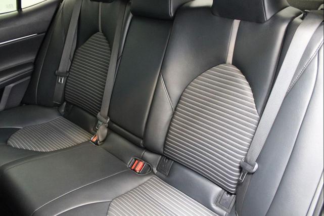 Photo of 2019 Midnight Black Metallic Toyota Camry