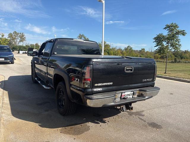 Photo of 2004 Black Chevrolet Silverado 1500