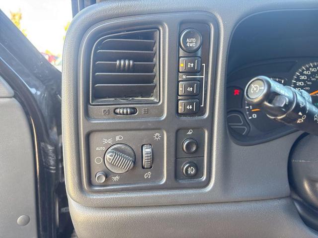 Photo of 2004 Black Chevrolet Silverado 1500
