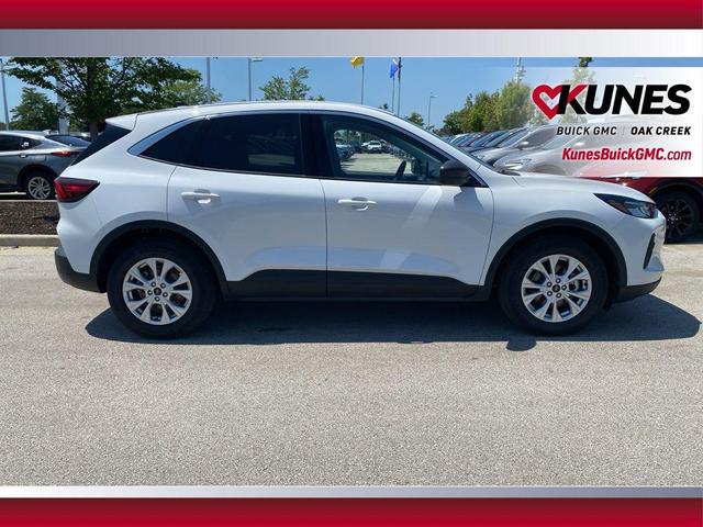 Photo of 2024 Oxford White Ford Escape