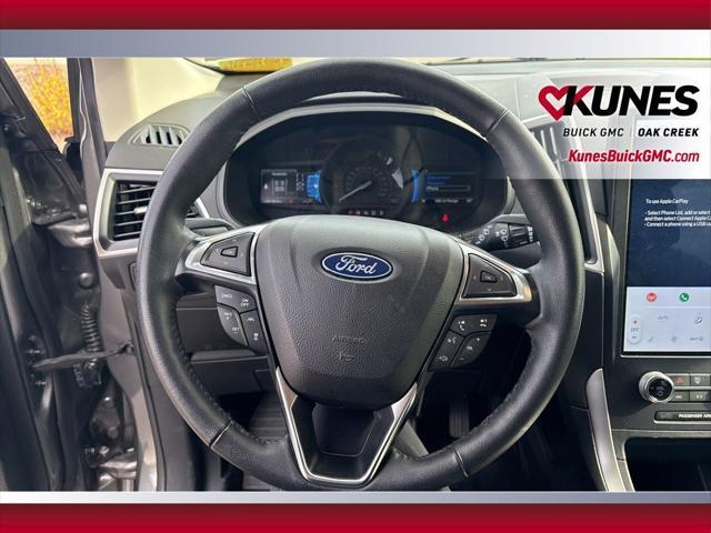 Photo of 2024 Gray Metallic Ford Edge