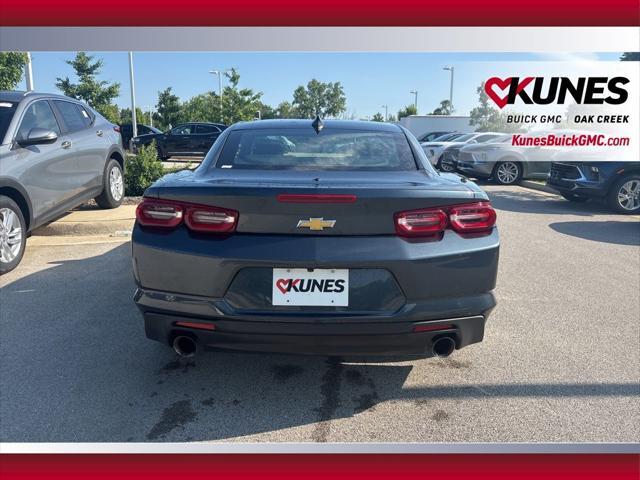 Photo of 2023 Shadow Gray Metallic Chevrolet Camaro