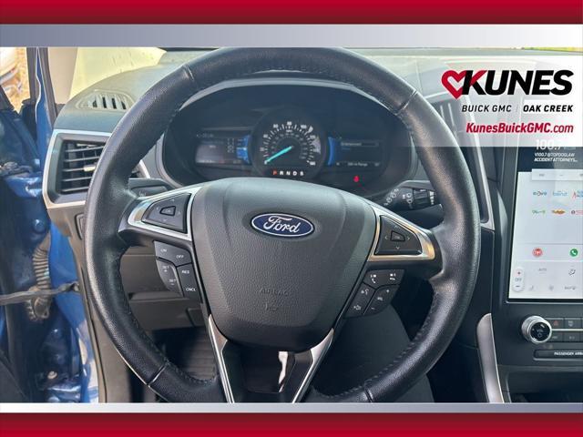 Photo of 2023 Blue Metallic Ford Edge