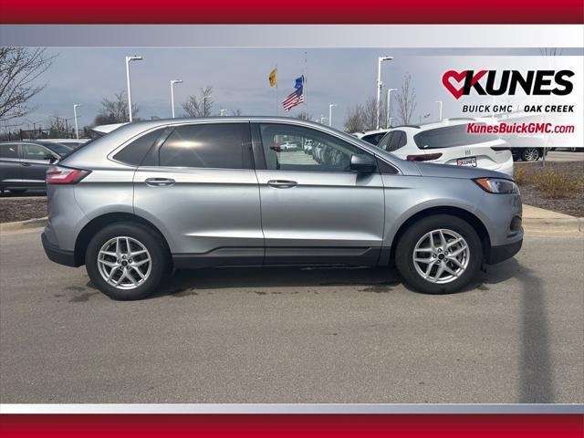 Photo of 2023 Silver Metallic Ford Edge