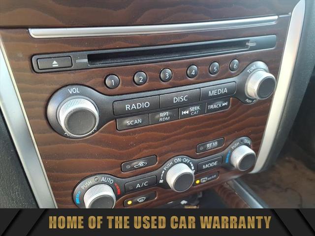 Photo of 2017 Magnetic Black Metallic Nissan Pathfinder