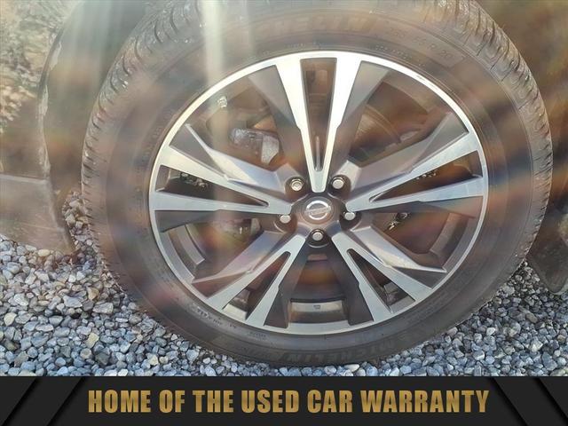 Photo of 2017 Magnetic Black Metallic Nissan Pathfinder