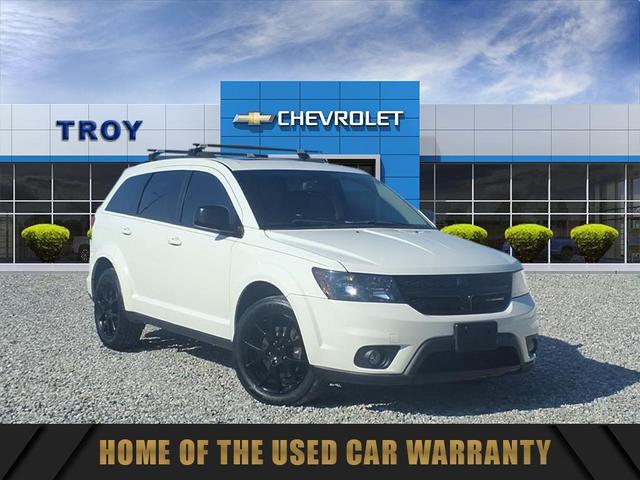 Photo of 2014 White Dodge Journey