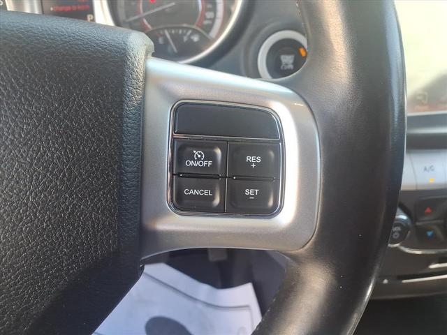 Photo of 2014 White Dodge Journey