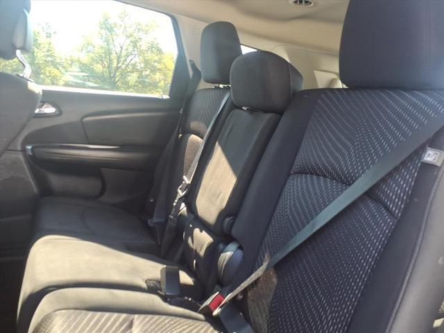 Photo of 2014 White Dodge Journey