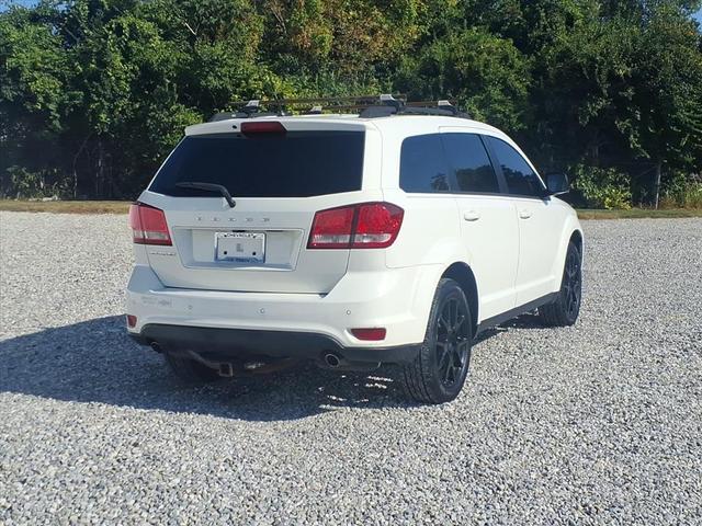 Photo of 2014 White Dodge Journey
