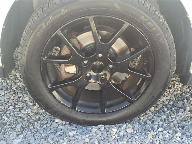 Photo of 2014 White Dodge Journey