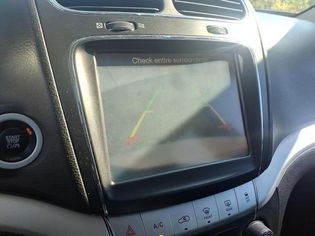 Photo of 2014 White Dodge Journey