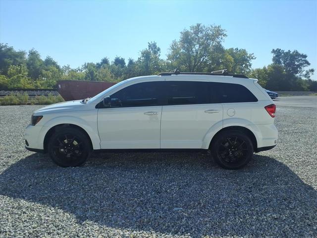 Photo of 2014 White Dodge Journey