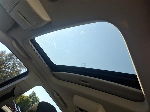 Photo of 2014 White Dodge Journey