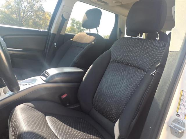 Photo of 2014 White Dodge Journey