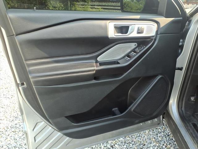 Photo of 2020 Iconic Silver Metallic Ford Explorer