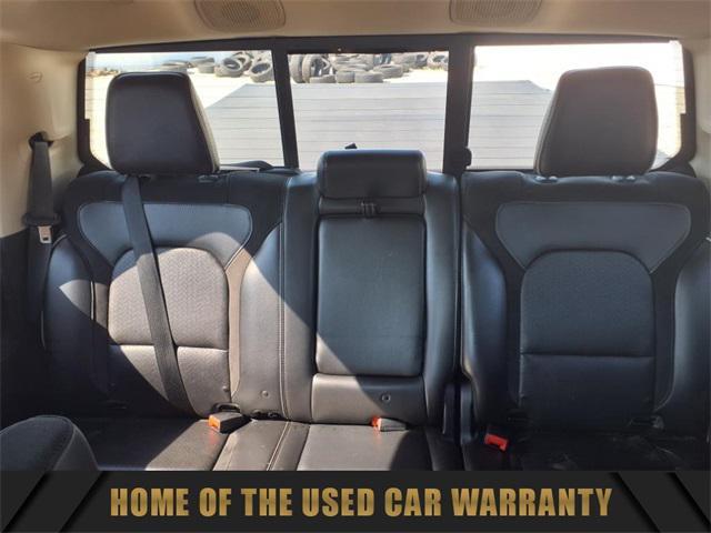 Photo of 2019 Granite Crystal Metallic Clearcoat RAM 1500