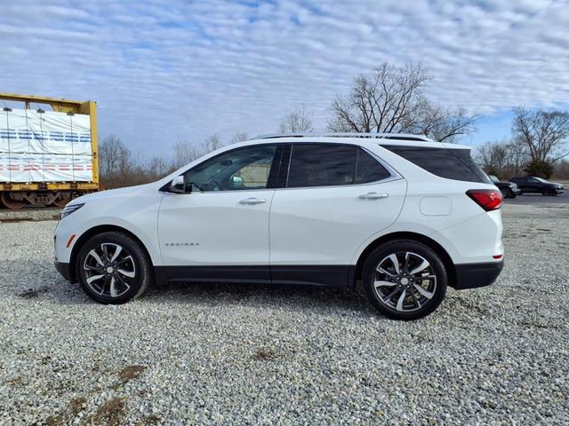 Photo of 2022 Summit White Chevrolet Equinox