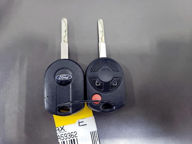 Photo of 2015 Gray Ford Escape